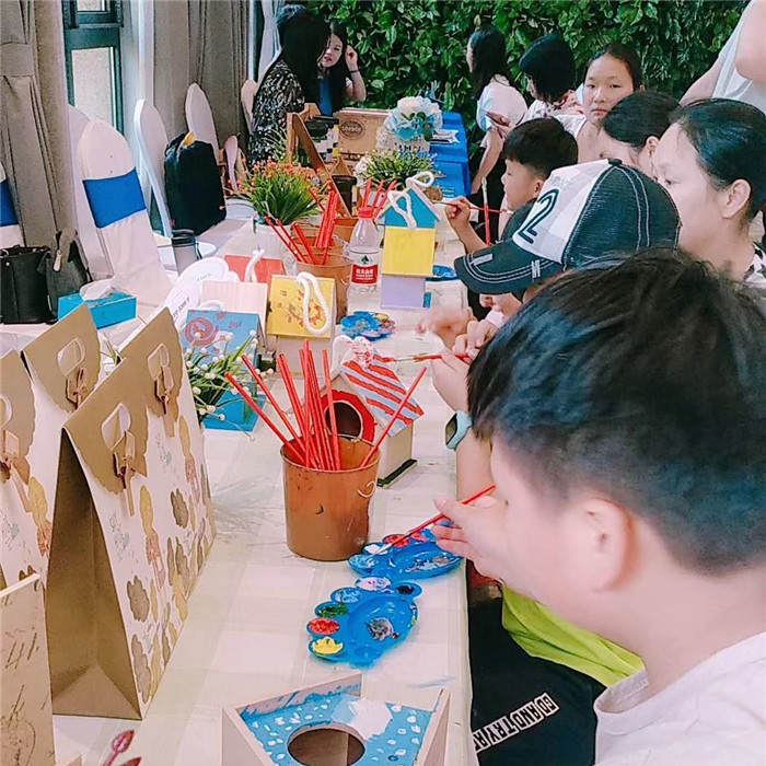 儿童创意DIY手工坊彩绘鸟巢DIY活动现场分享